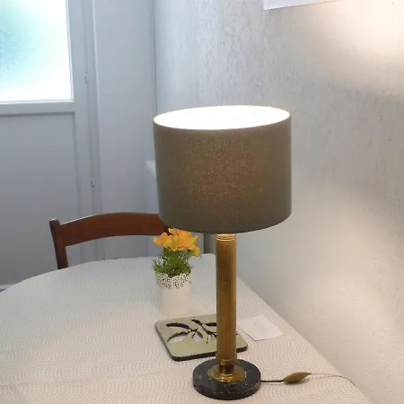 Entier Dans Un Ecrin De Verdure