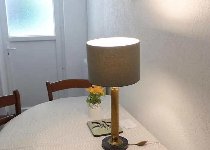 Entier Dans Un Ecrin De Verdure